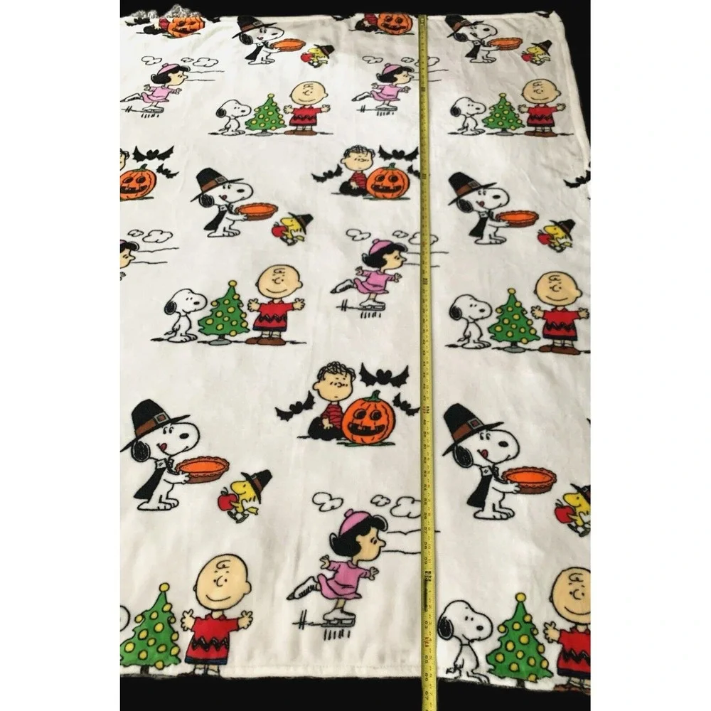 2018 Peanuts Snoopy Halloween Thanksgiving Christmas Fleece Throw Blanket, NWOT
